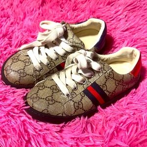 Kids Gucci shoes size 32